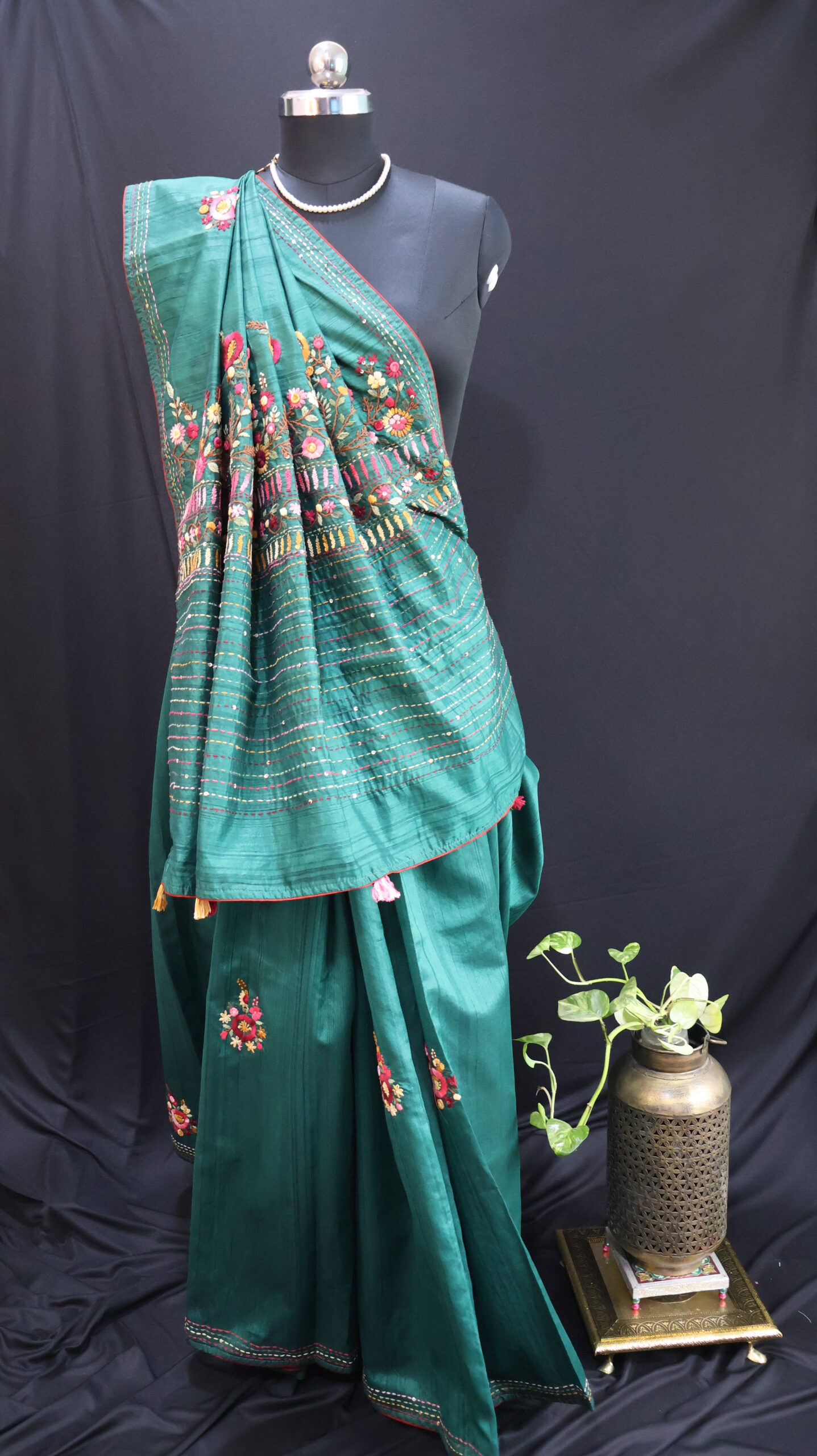 Emerald Green Half Tussar Saree with Handcrafted Floral Embroidery - Image 4
